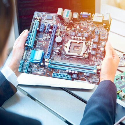 Dual-Use-Güter rechtskonform versenden mit AEB-Software