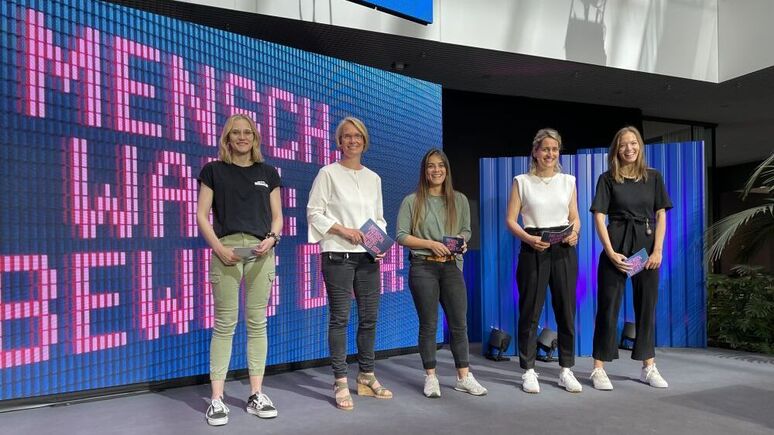 AEB-Impuls: Fünf persönliche Blickwinkel auf das logistisch-digitale Geschehen des vergangenen Zolljahres. Ermutigend, erhellend, erkenntnisreich.