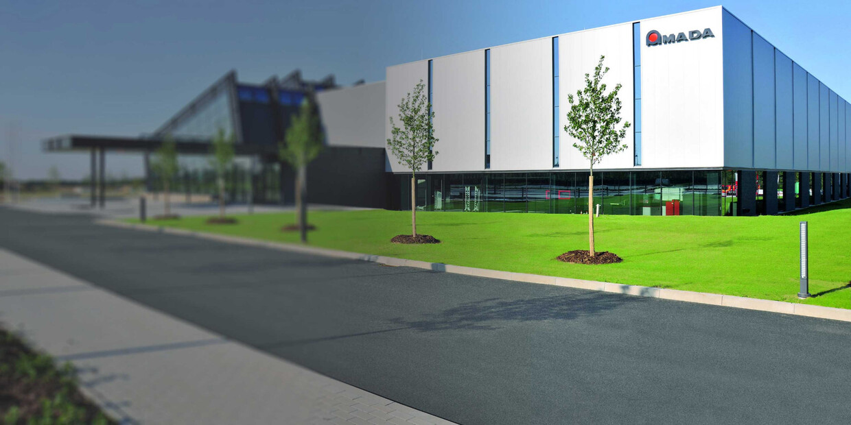 Efficient shipping: AMADA Germany enhances quality of service