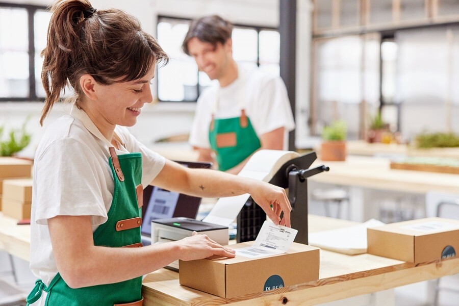 AEB und DHL Kleinpaket: Kleine Waren, optimal versendet