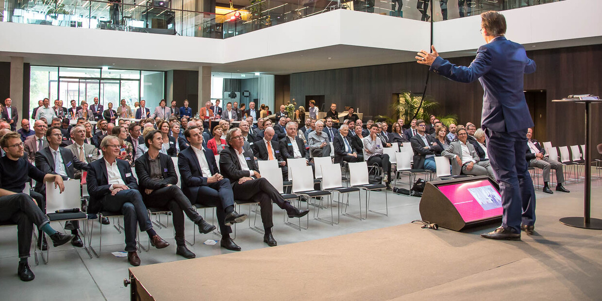 Einweihungsfeier des neuen AEB-Headquarters