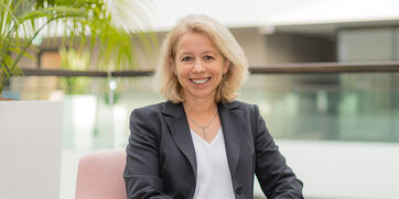 Dr. Ulrike Jasper, AEB SE