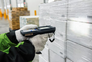 Keep cool: with cold storage warehouse management software from AEB